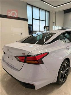 نيسان ألتيما